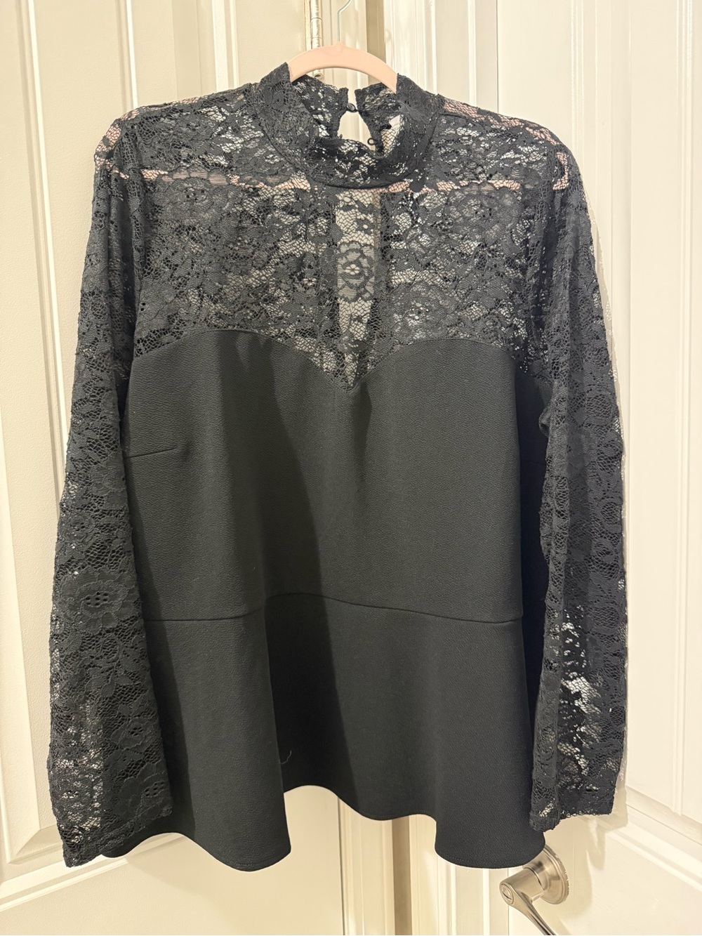 Women's Black Lace Yoke Long-Sleeve Blouse